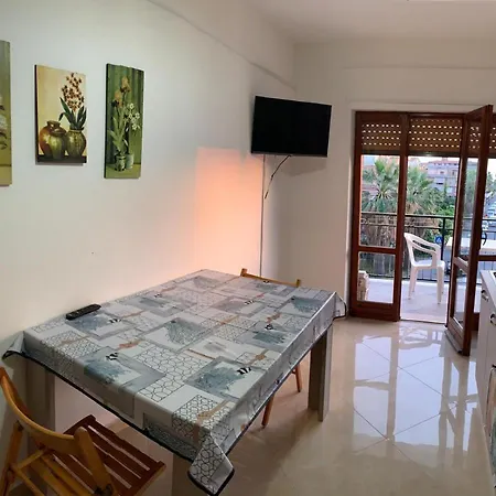 Casa Vacanza, 200 M Dal Mare * Scalea